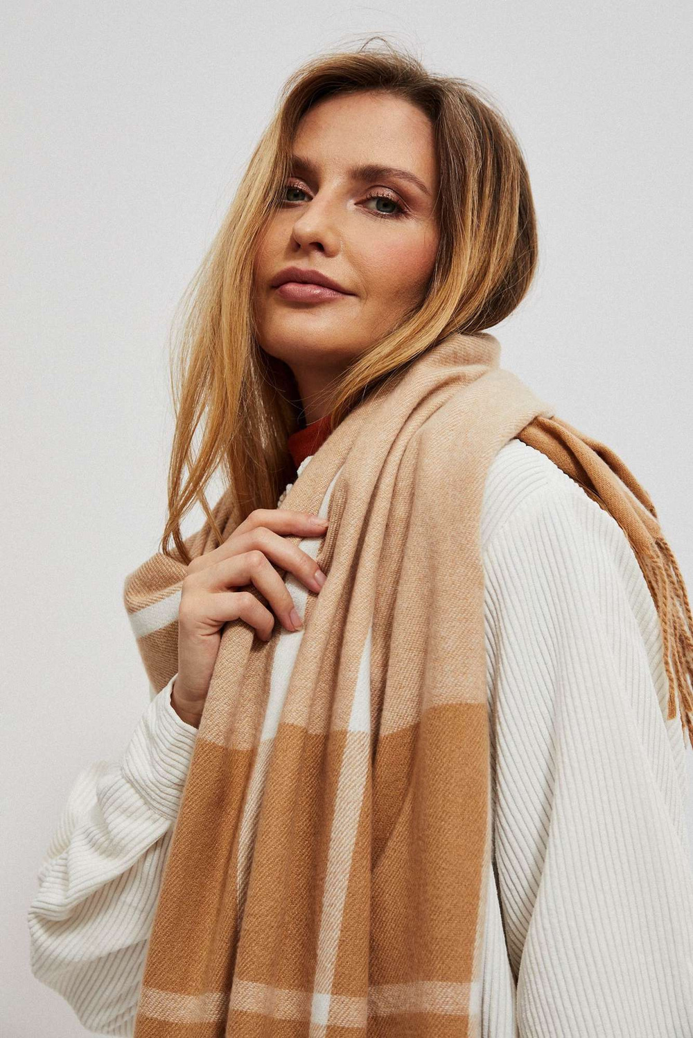 Marisse Check scarf with fringes