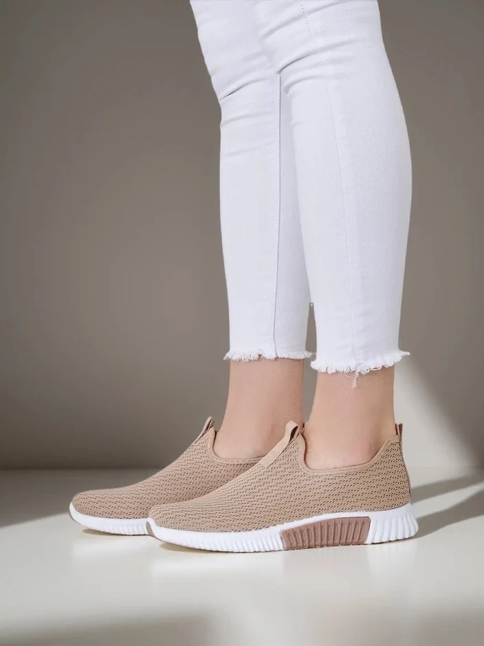 Resti Women's sports shoes made of material Agafia