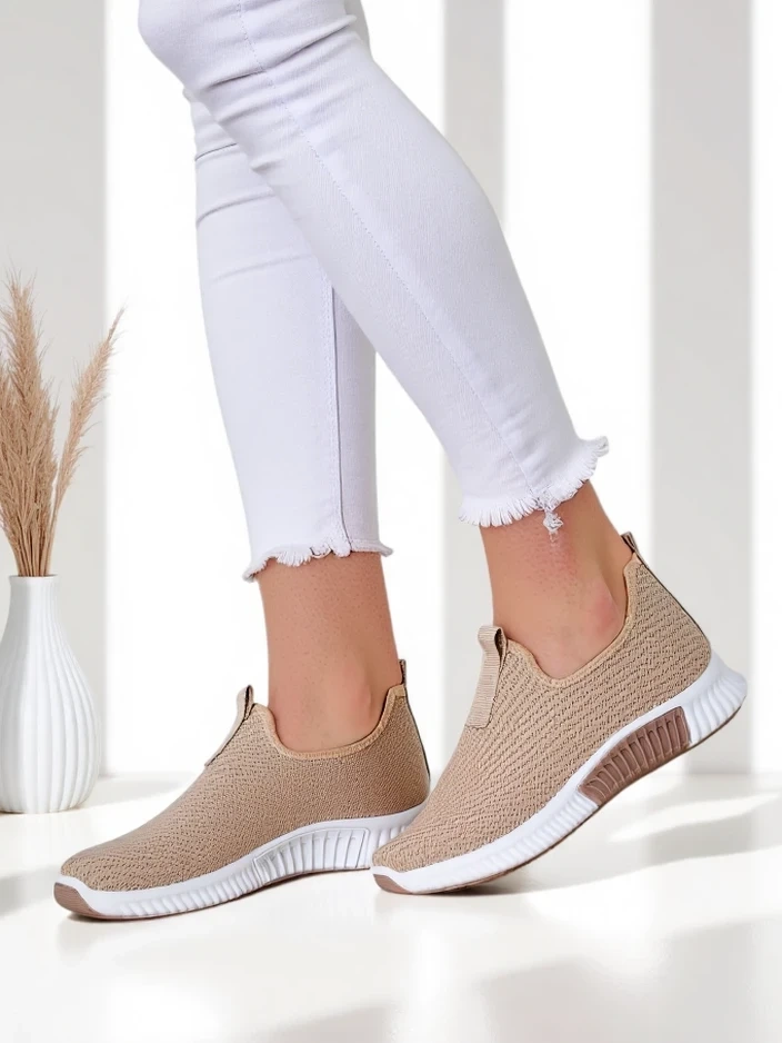 Resti Women's sports shoes made of material Agafia