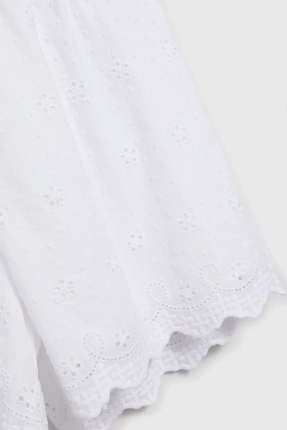 Women&#039;s romantic shorts MOODO - white