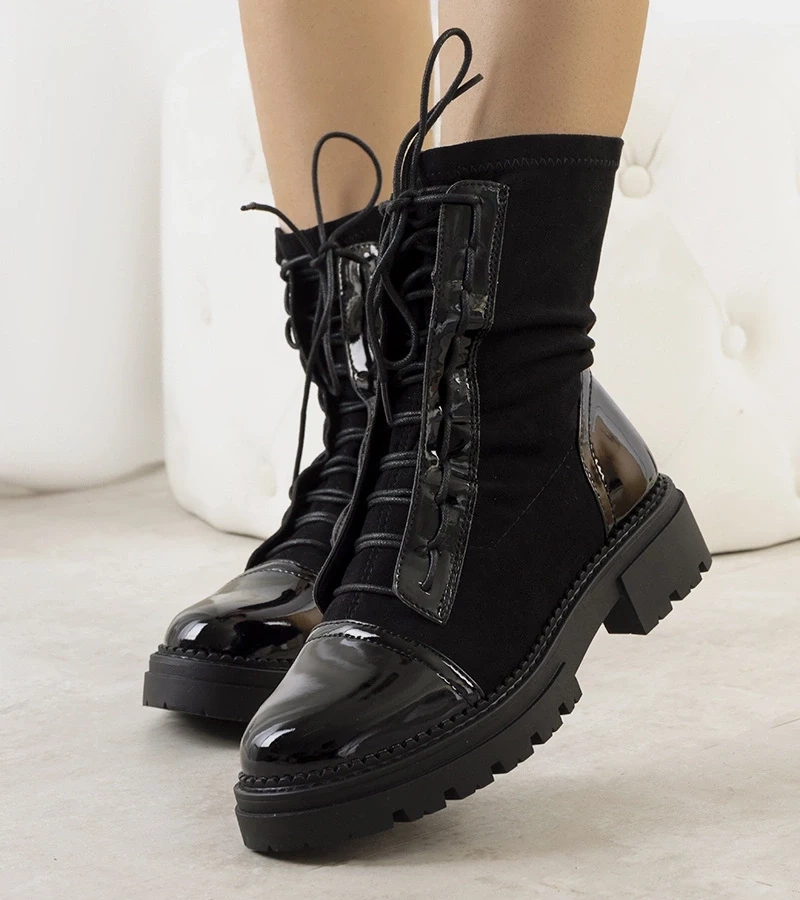 D/CEO Black patent leather insulated boots Campi