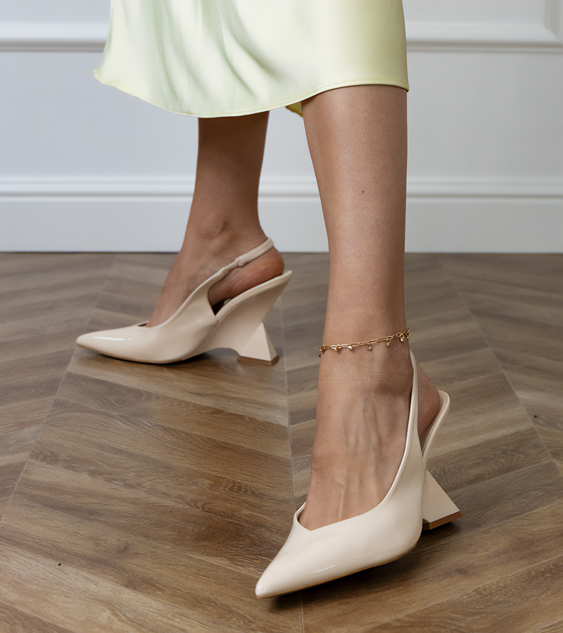 D/CEO Beige sandals on a geometric wedge Kokkes
