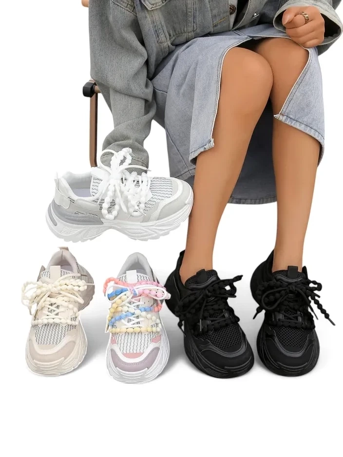 Resti Women's sporty sneakers on a thicker sole Loness