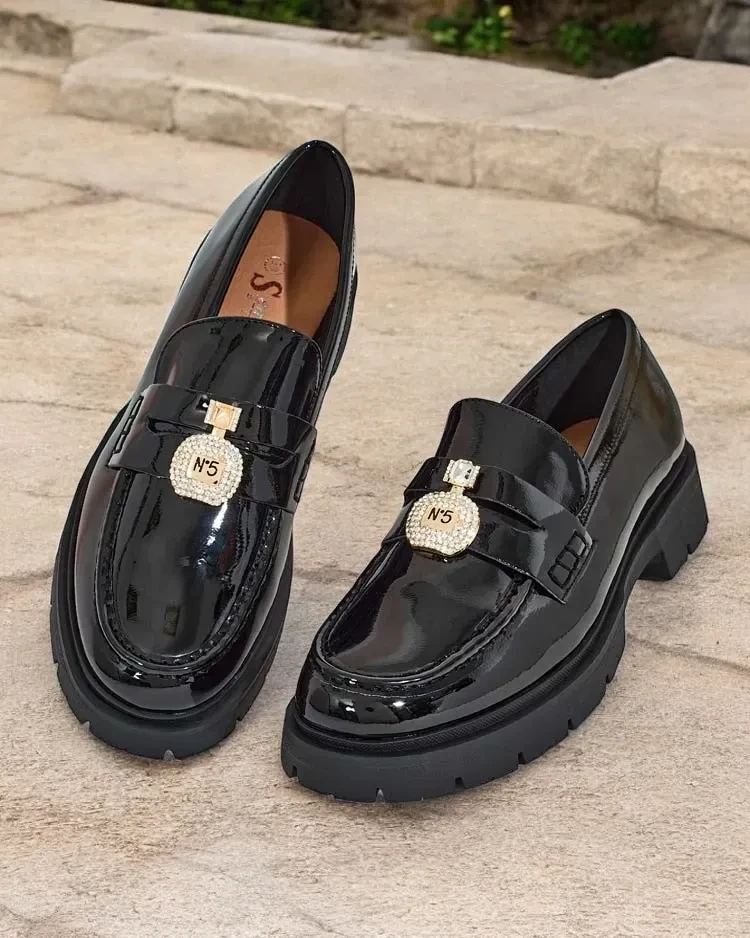 Resti Women&#039;s lacquered moccasins Bemies