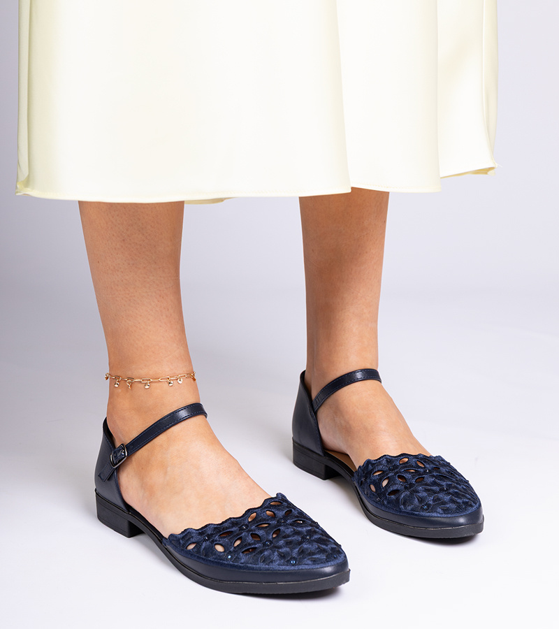 marka niezdefiniowana Navy blue openwork sandals with zircons Kalsy