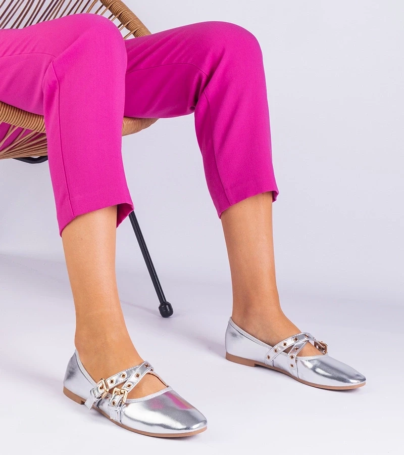 Gemre Balerini argintii din piele ecologică decorați cu catarame Emmarino