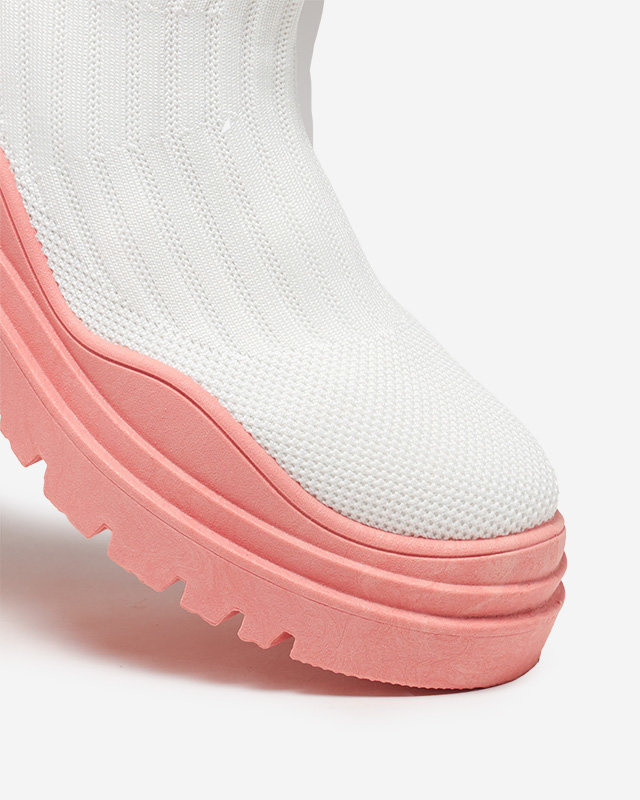 Resti Women&#039;s boots on a thicker sole in white and pink Korlic-Shoes