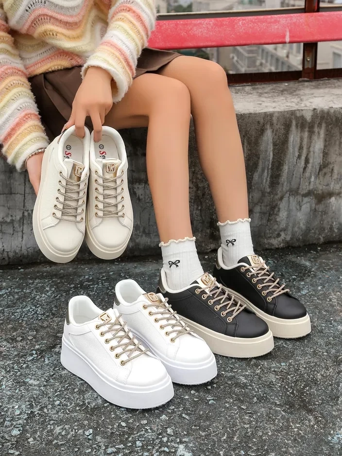 Resti Women's sporty sneakers with decorative laces Eone
