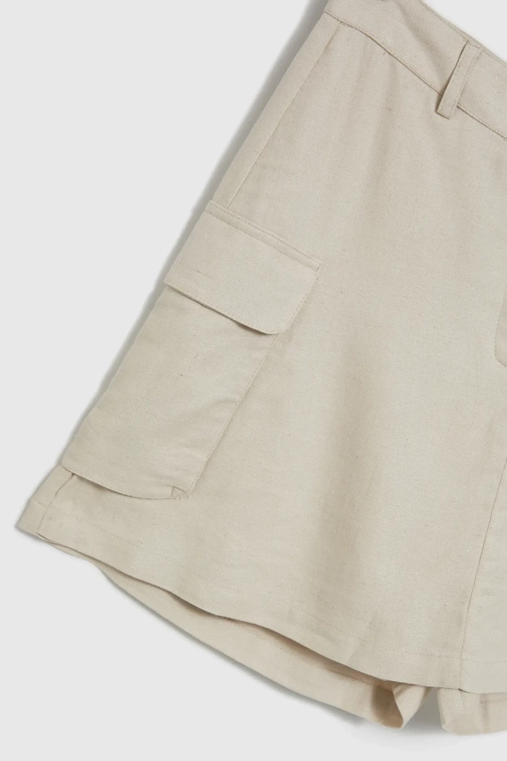 Women&#039;s linen shorts MOODO - light beige