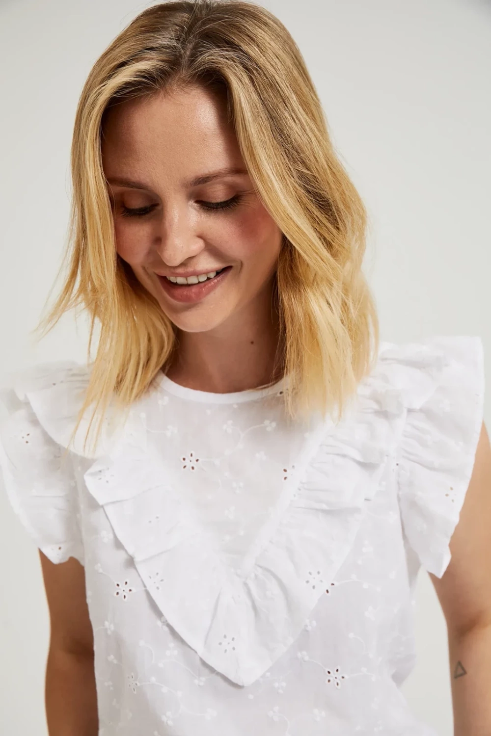Women's blouse with gathering MOODO - white
