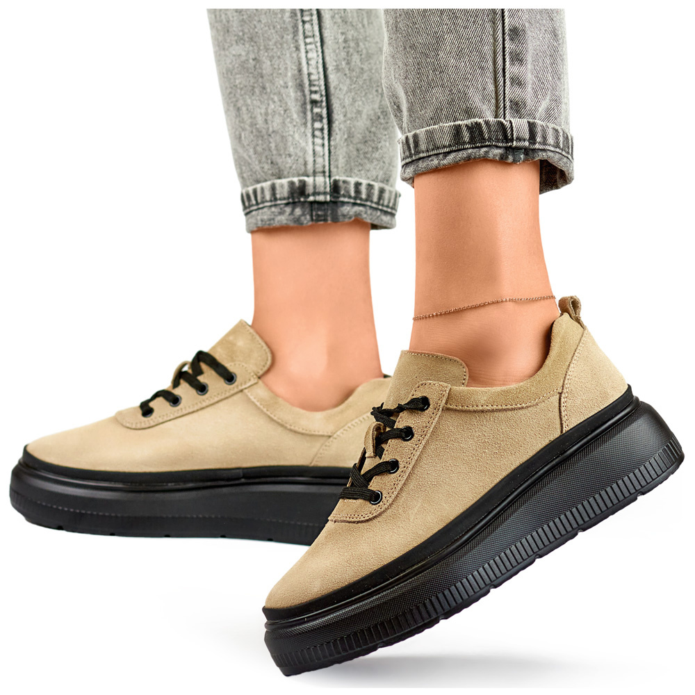 primohurt Skórzane beżowe sneakersy damskie z czarną podeszwą