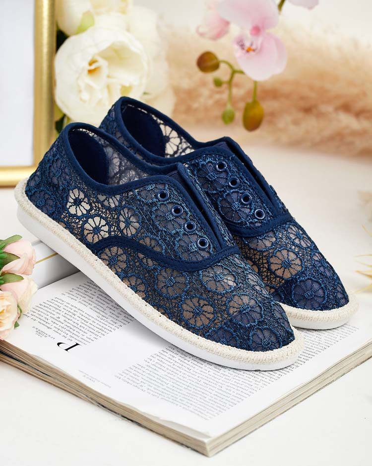 Resti Women's openwork Nurram sneakers