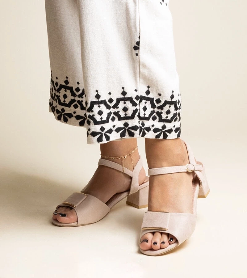 Gemre Sandale bej cu toc mic de la Frederica