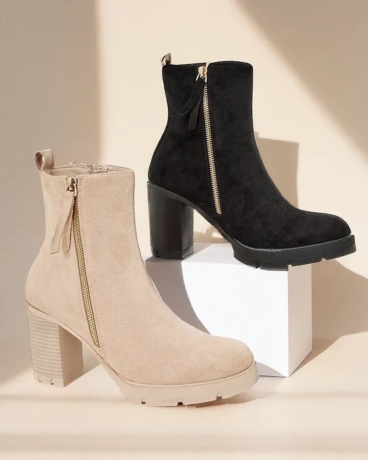 Resti Women&#039;s ankle boots on a post Igges