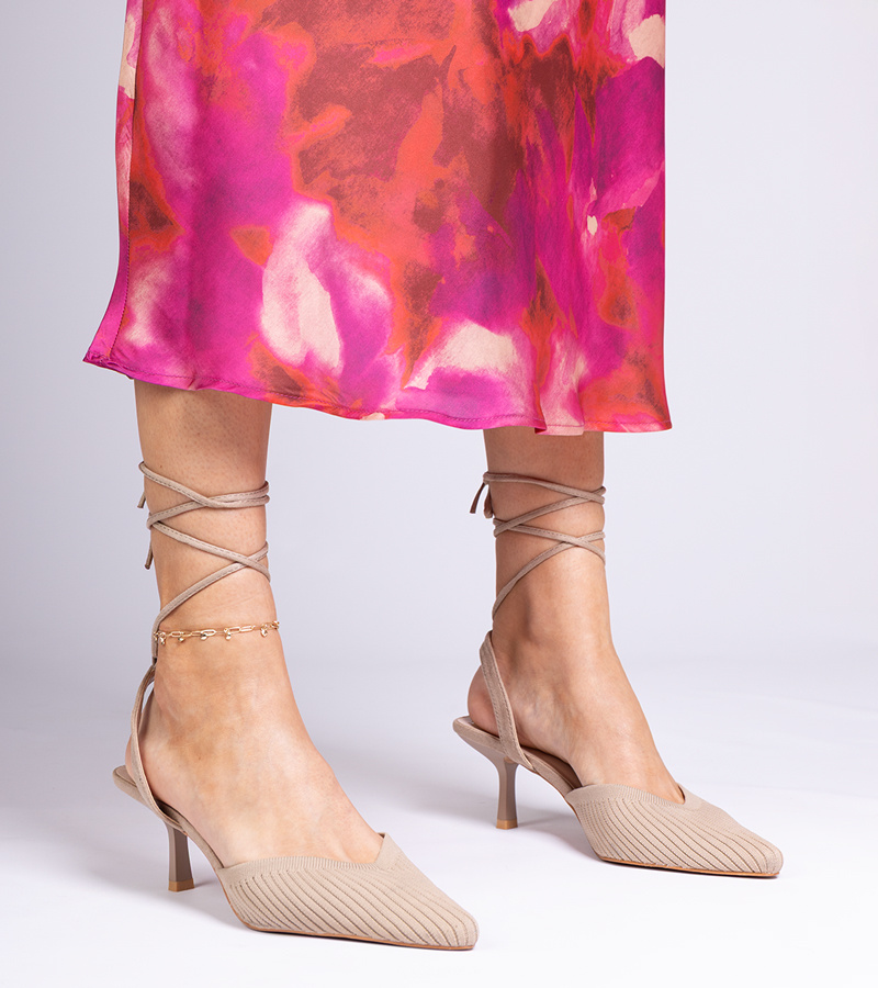 marka niezdefiniowana Brown fabric pumps on a heel with an open heel Palman