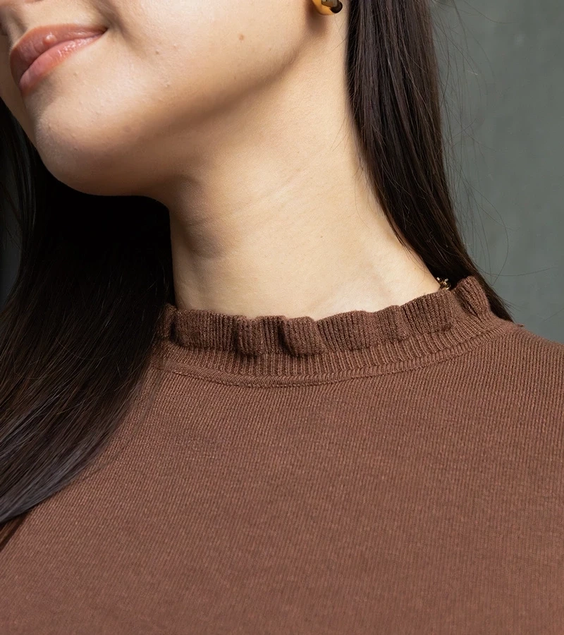 UR/CEO Brown soft sweater with ruffle detail Luel