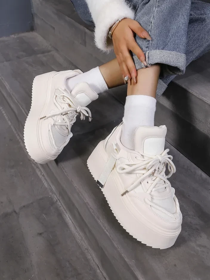 Resti Sports sneakers for women on a platform Aeroll
