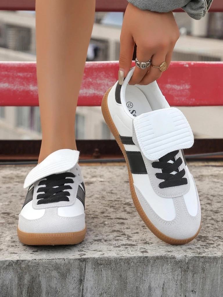 Resti Womens Sports Sneakers Ensire
