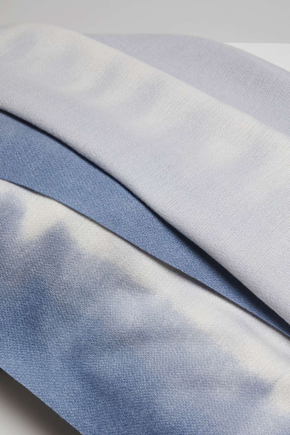 Marisse Scarf With Delicate Fringes