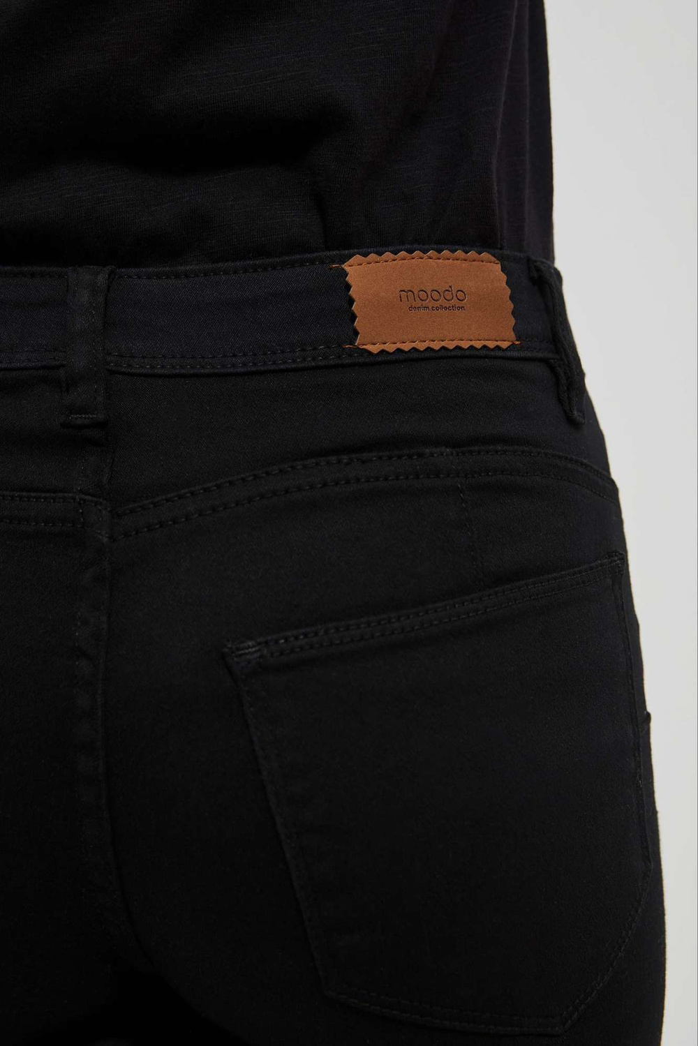 WOMEN'S JEANS L-JE-4018 BLACK