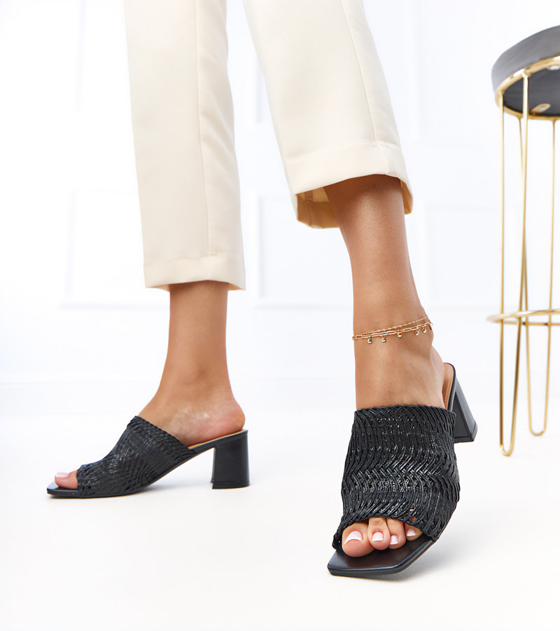 D/CEO Black block heel sandals with woven straps Gamboa
