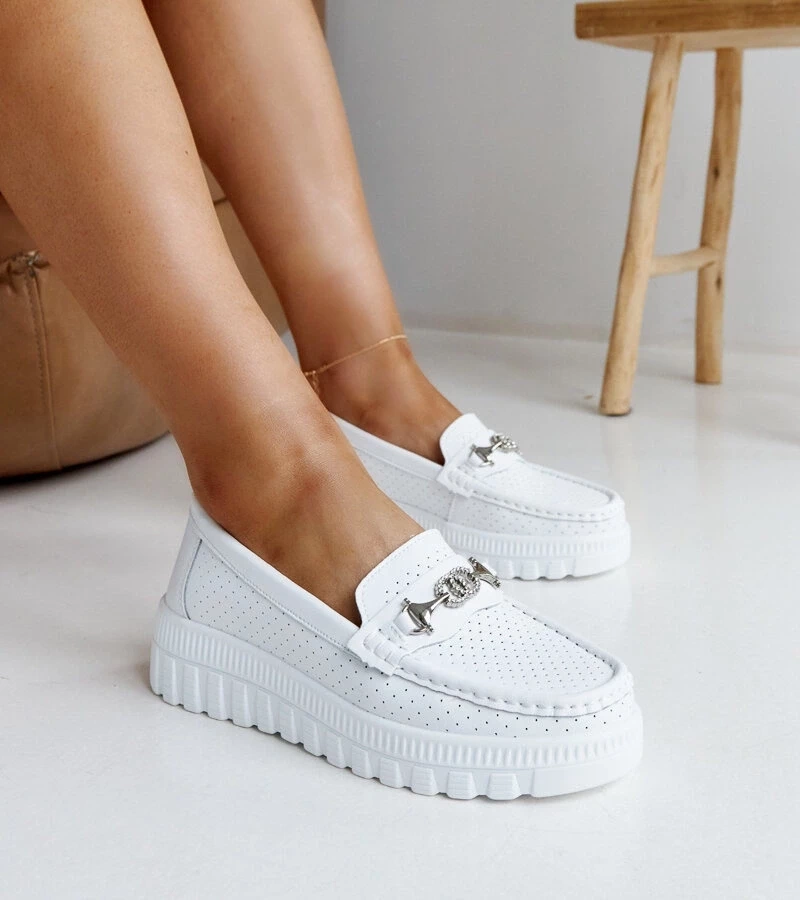 Gemre Pantofi de piele albi cu cataramă decorativă Taija