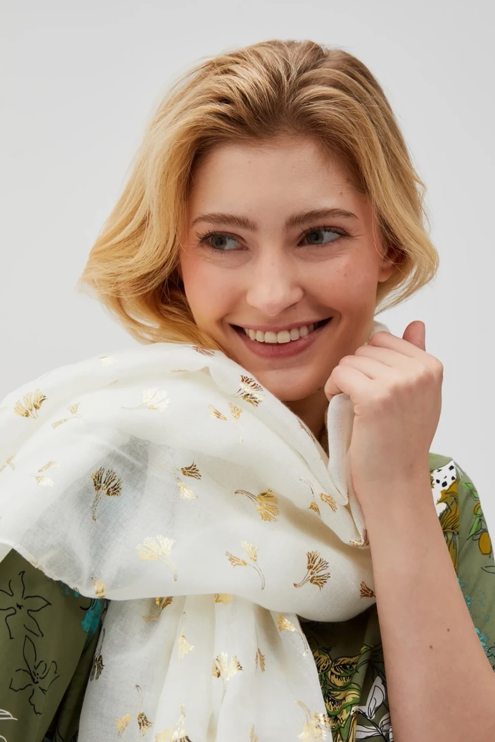 Marisse Women&#039;s Scarf L-Sz-4600 Off White