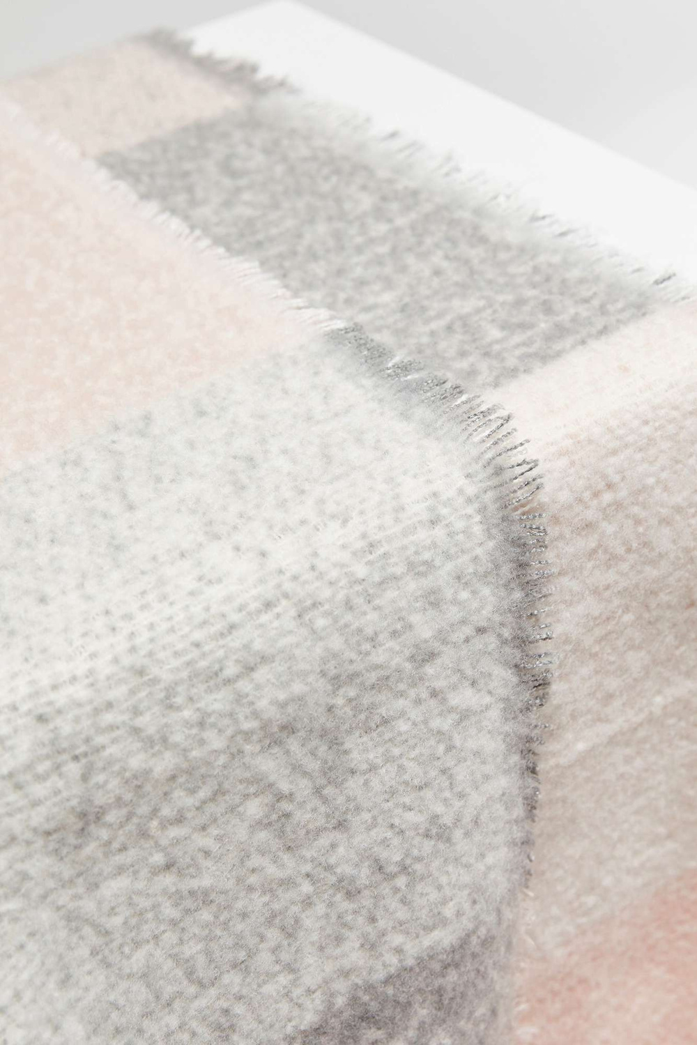 Marisse Powder Pink Checkered Scarf With Frayed Edge
