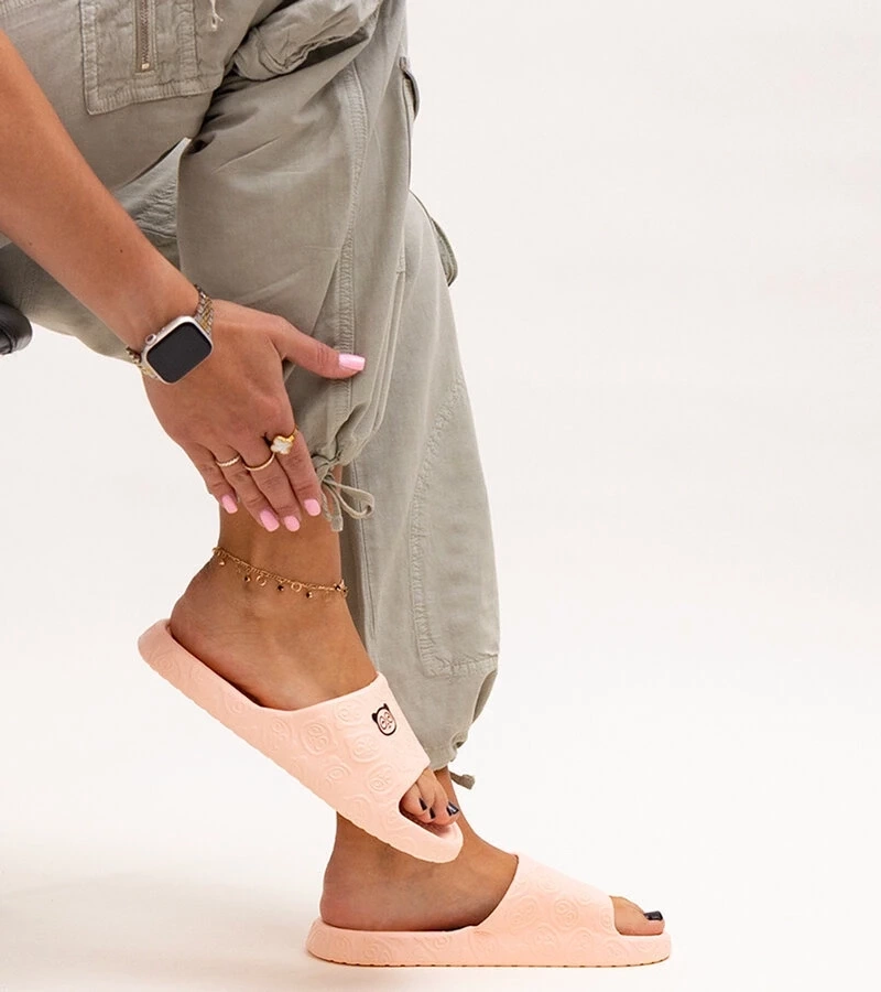 marka niezdefiniowana Papuci de spumă roz ai lui Fernada