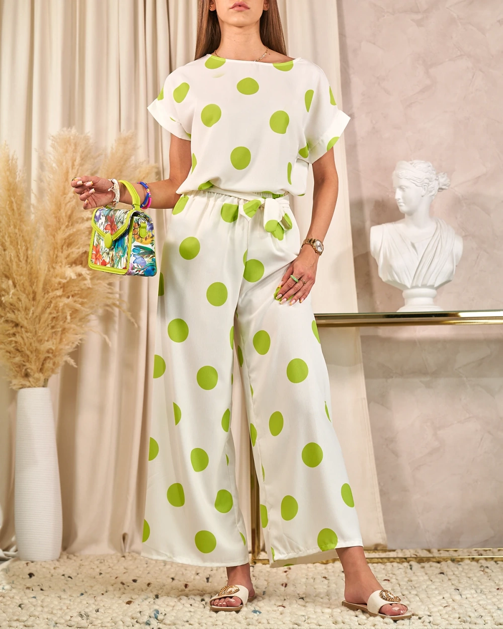 Resti Green and white women's pea set