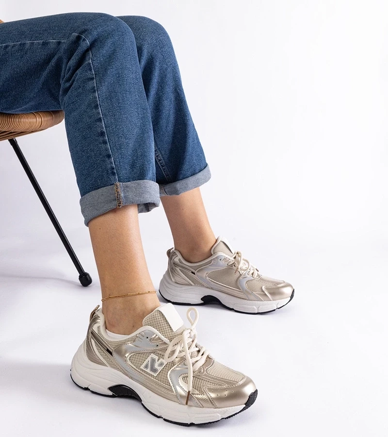 D/CEO White trainers Justar