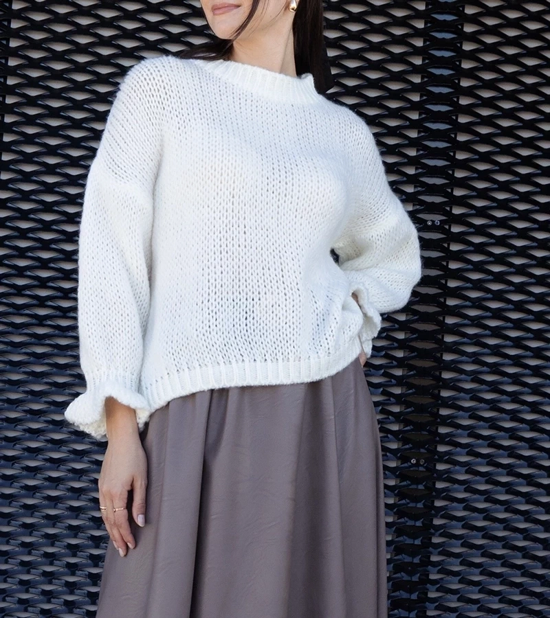 UR/CEO White asymmetrical sweater Castia