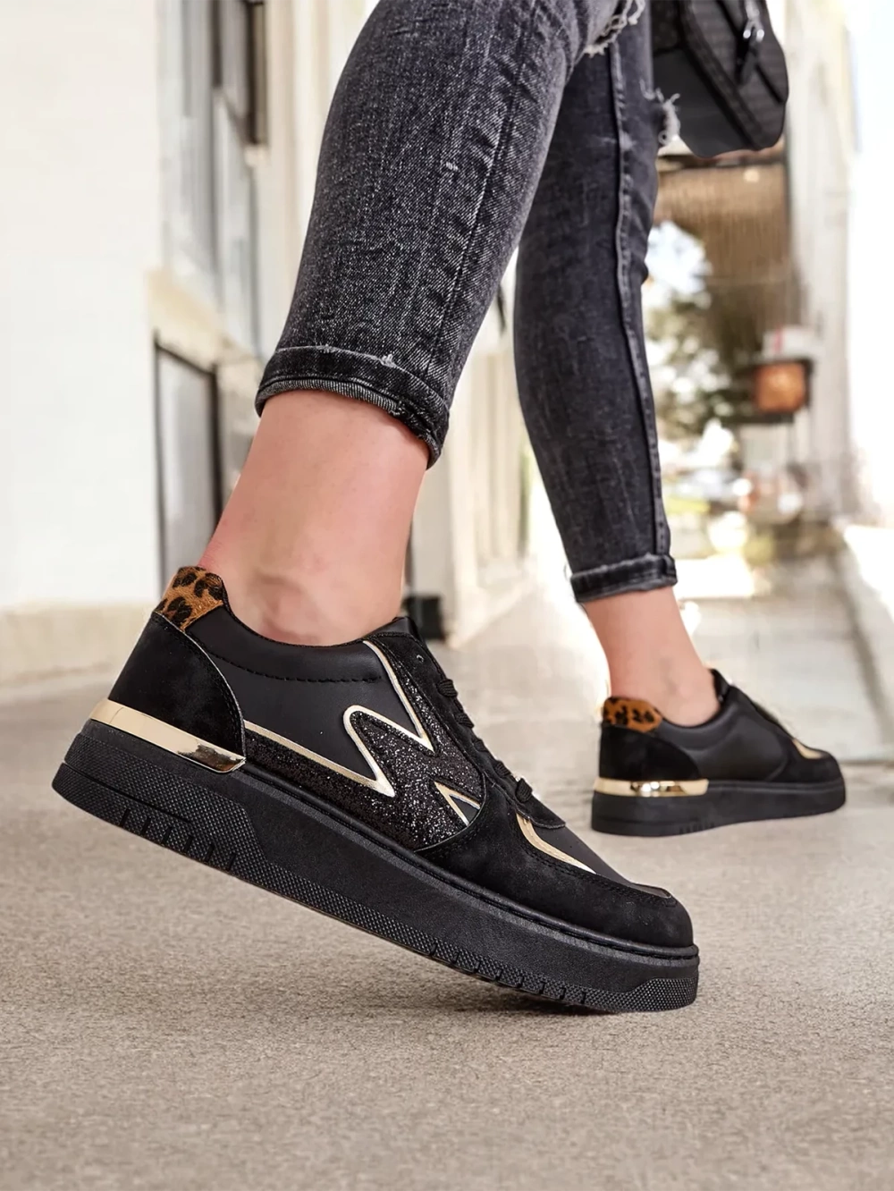Resti Women's sports sneakers Noetu