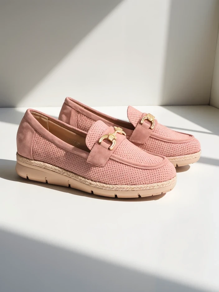 Resti Women&#039;s flats with a decorative detail on the toe