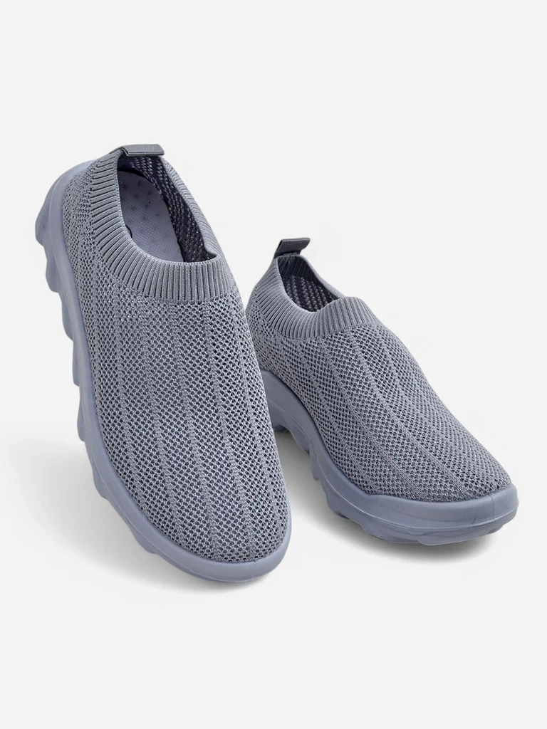 Resti Women's Slip-On Fabric Sports Shoes Perrey