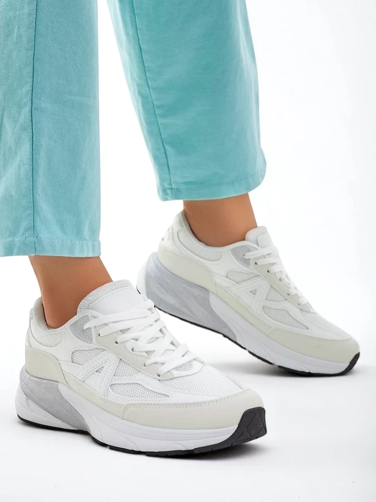 Resti Women's sports sneakers on a thicker sole Moderax