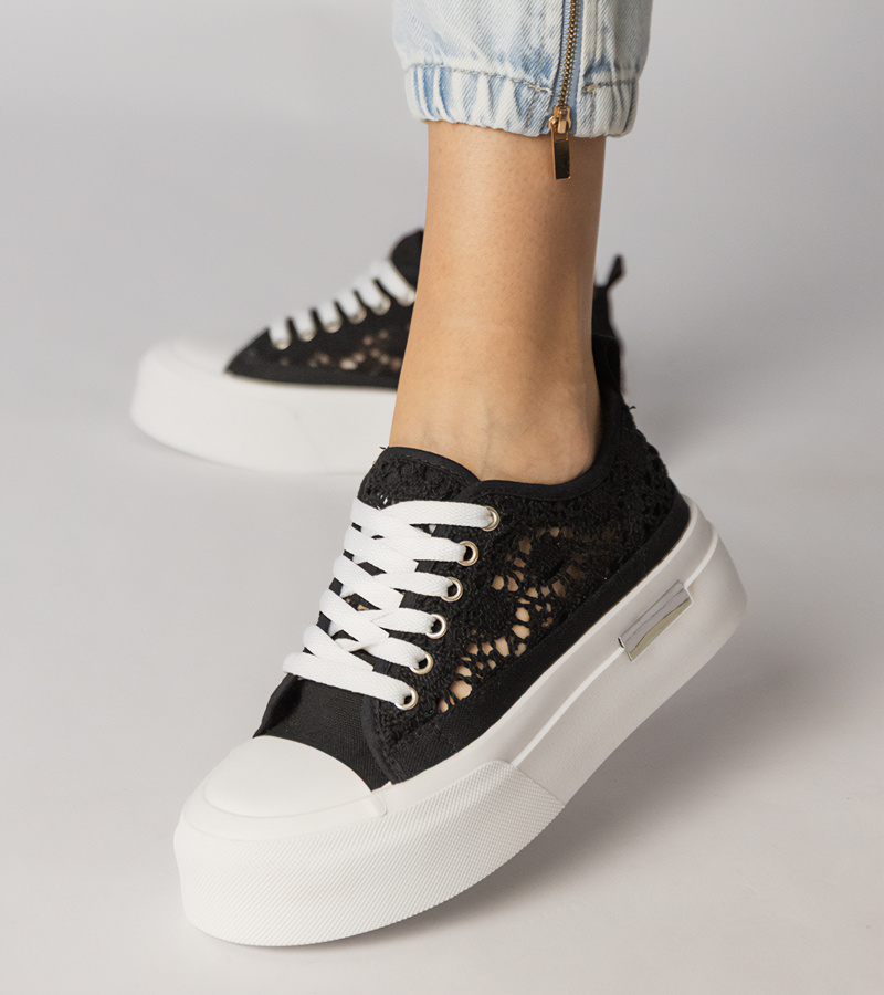 Gemre Adidași negri de damă perforați Runna