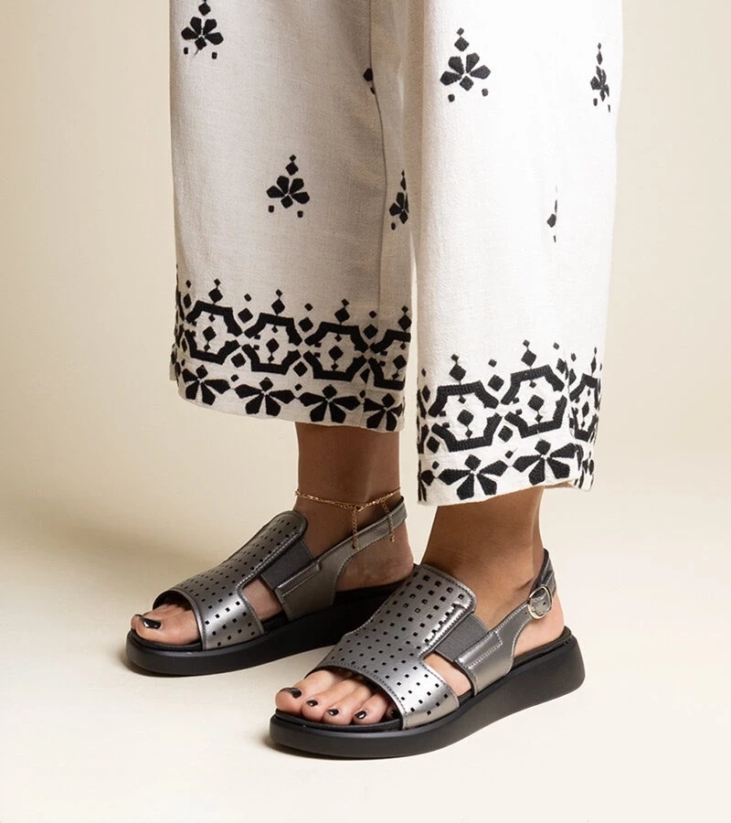 D/CEO Black sandals on a block heel Millo