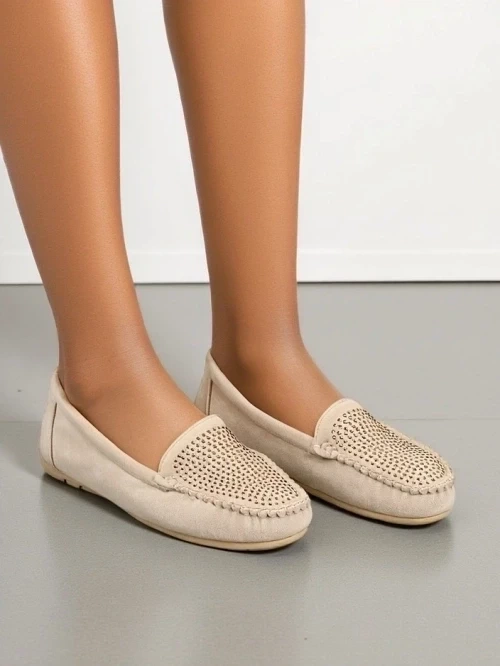 Resti Women&#039;s moccasins with rhinestones Ezuess