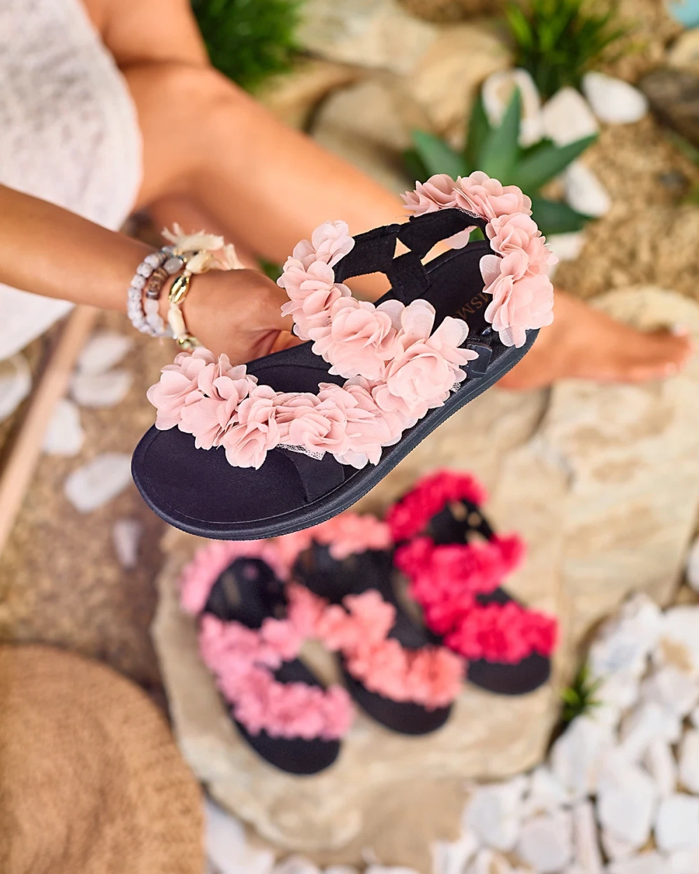 Resti Bright pink women&#039;s sandals with flowers Alferroy
