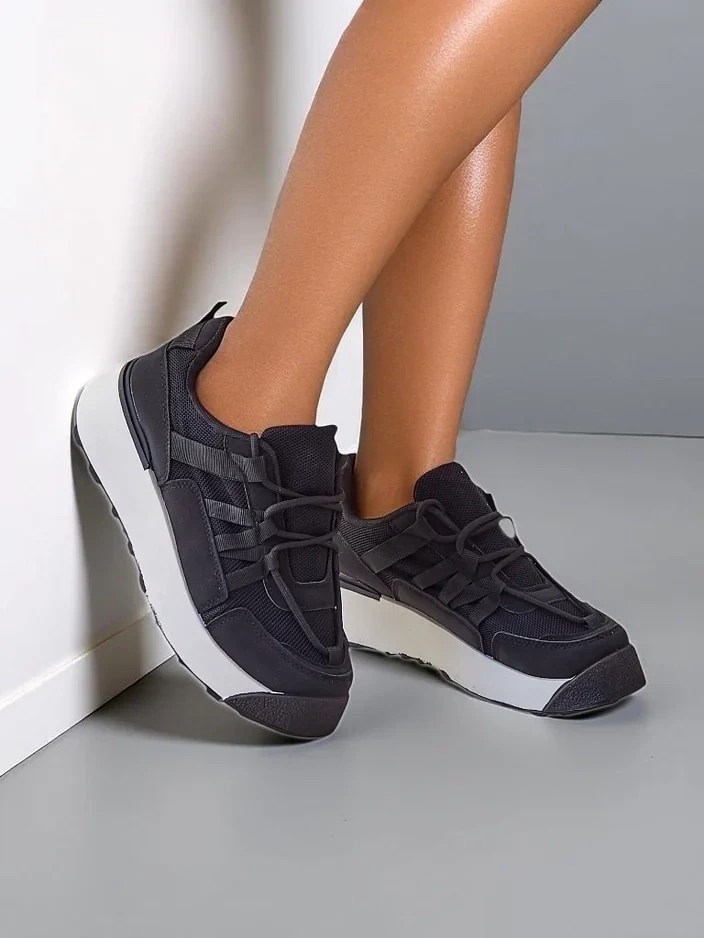 Resti Women's sporty sneakers Clevsa