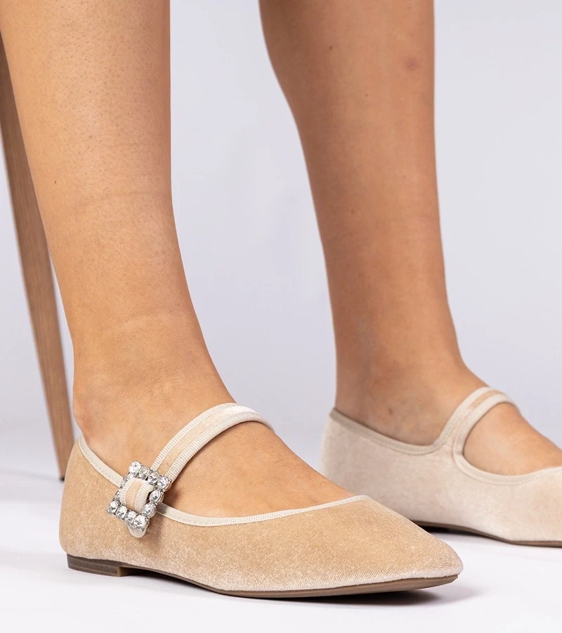 marka niezdefiniowana Beige velvet women&#039;s ballet flats with buckle Kvitta