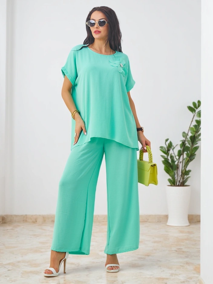 Resti Women's set with short sleeves, decorative flower and wide pants