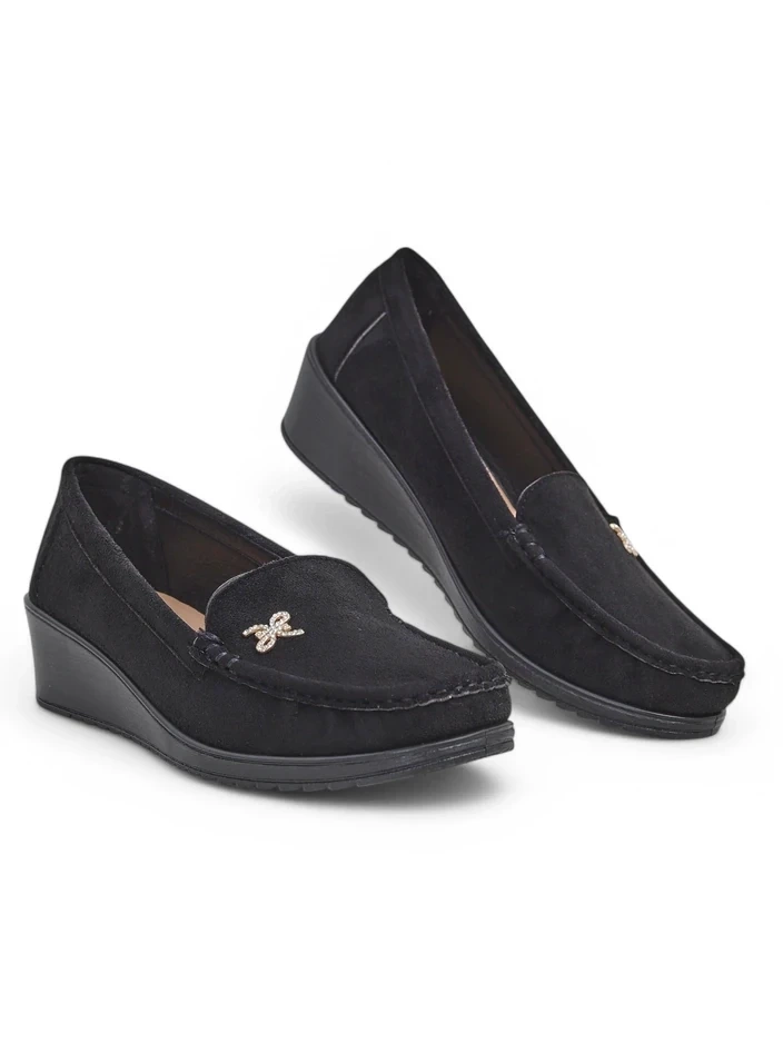 Resti Women&#039;s moccasins on a low wedge Lomman