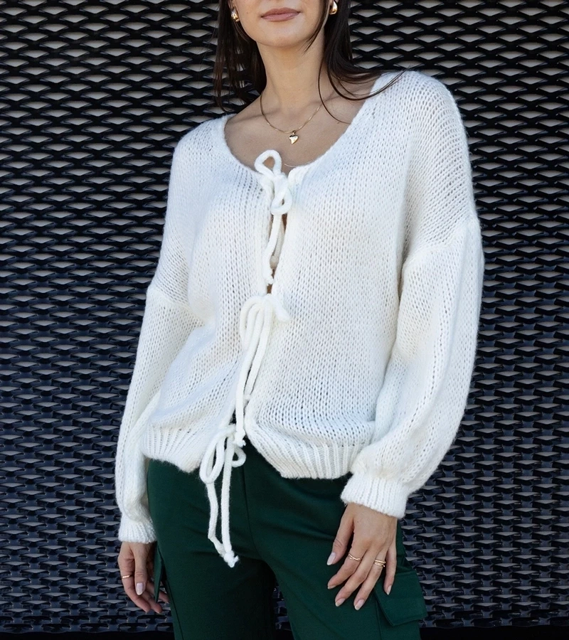 marka niezdefiniowana White tie-front sweater Sumaia