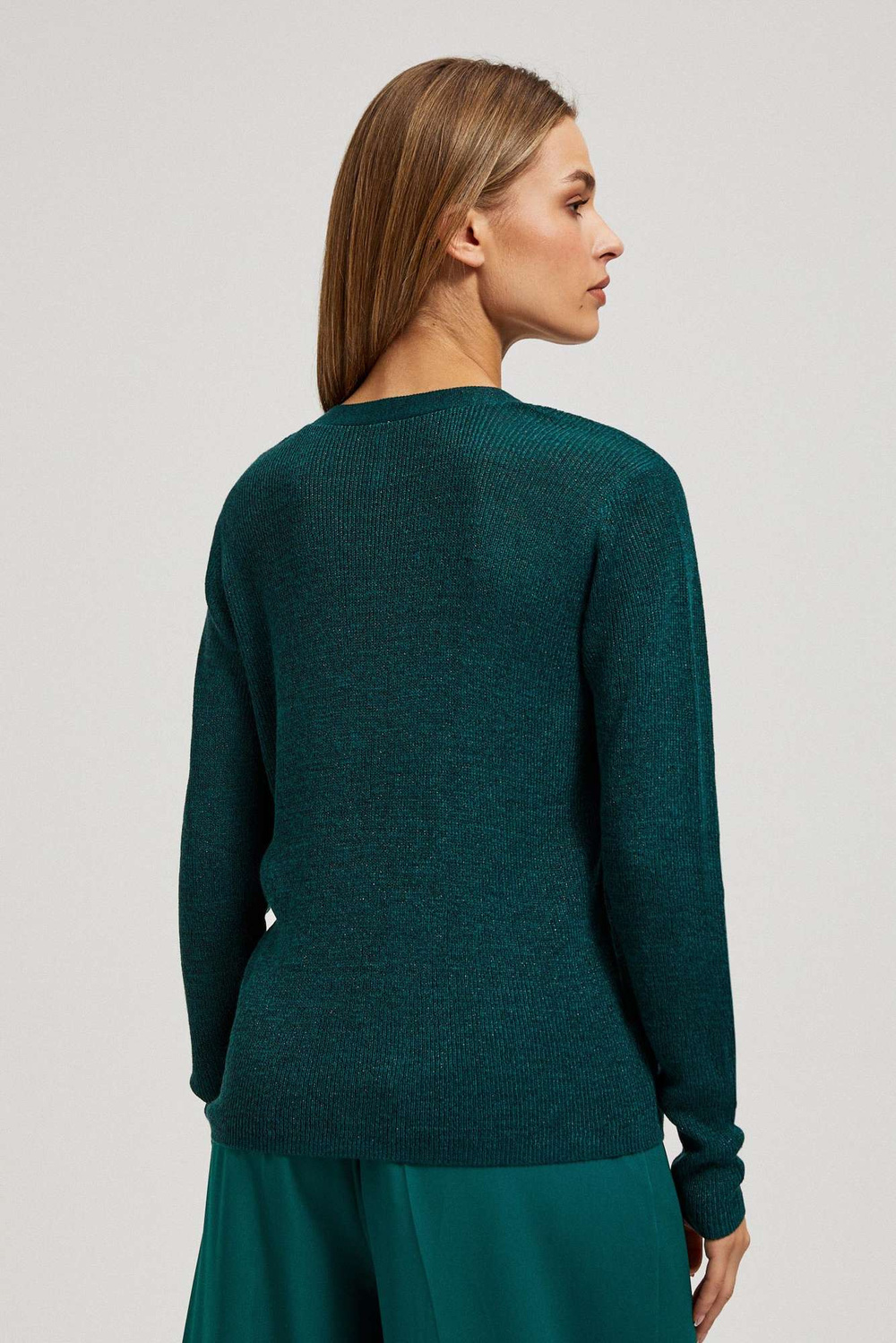 Marisse Fitted V-Neck Sweater In Emerald Green