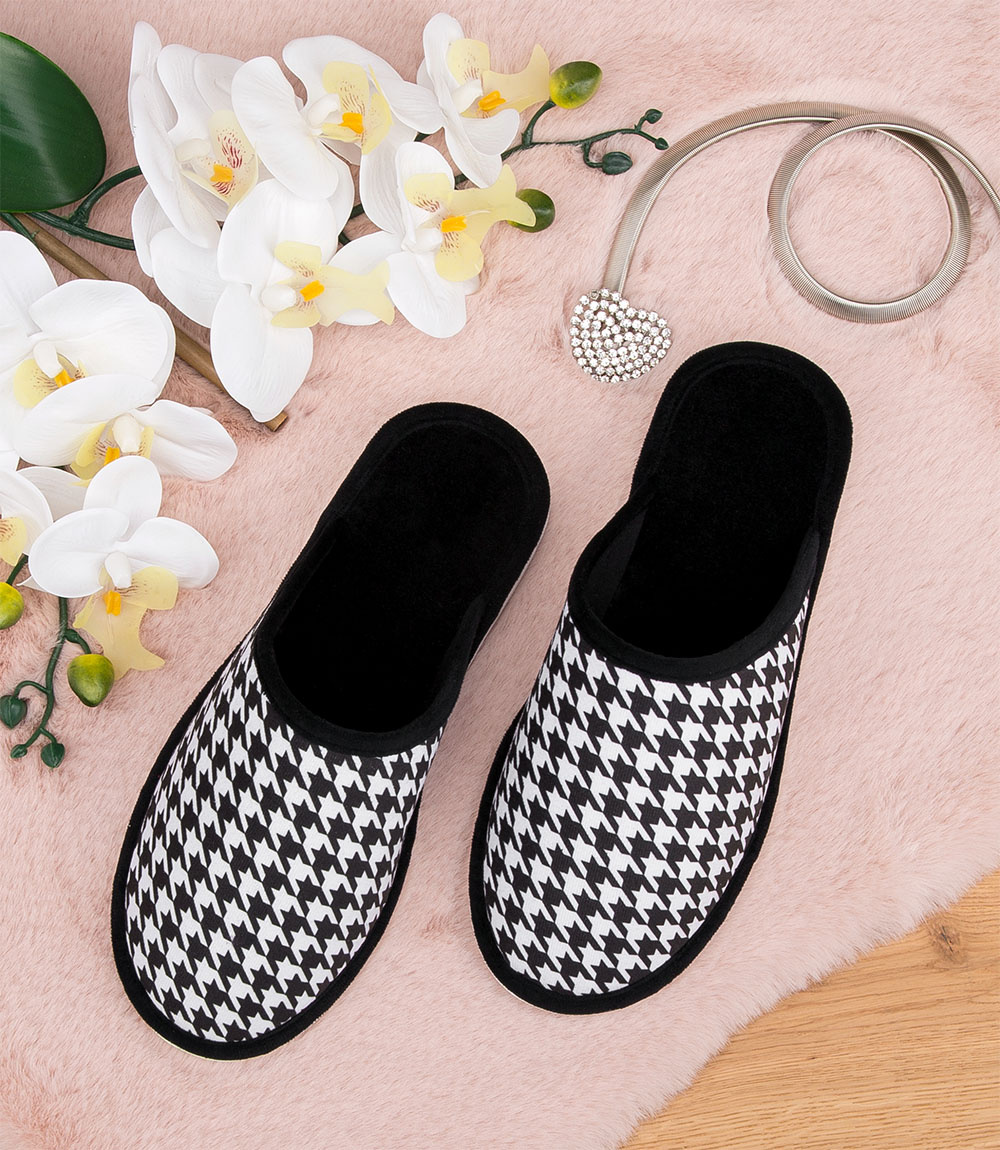 Дамски чехли Natural Style NS-088 черно-бели