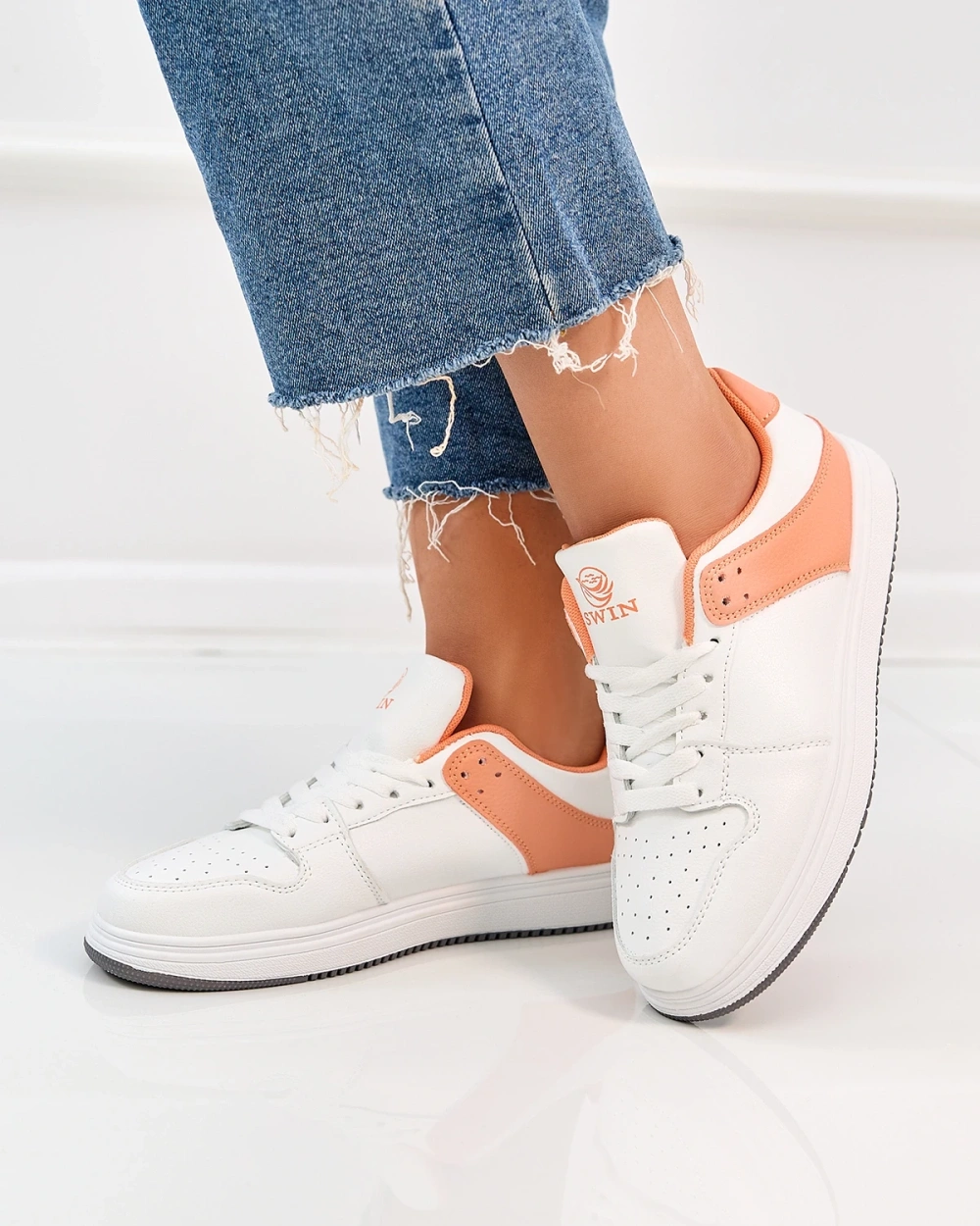 Resti White and orange women's sports shoes Elevace