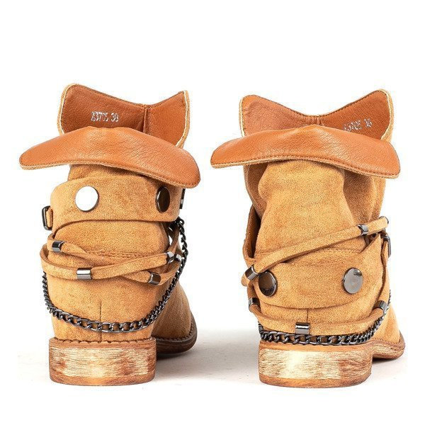 Resti Brown cowboy boots on an indoor wedge Salem - Footwear