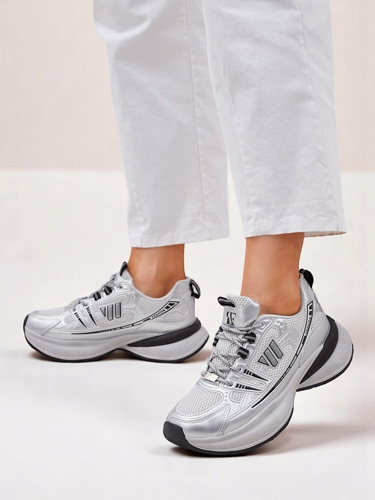 Resti Womens sporty sneakers on a thicker sole Roality